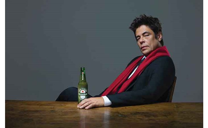 Νέα καμπάνια της Heineken με τον Del Toro