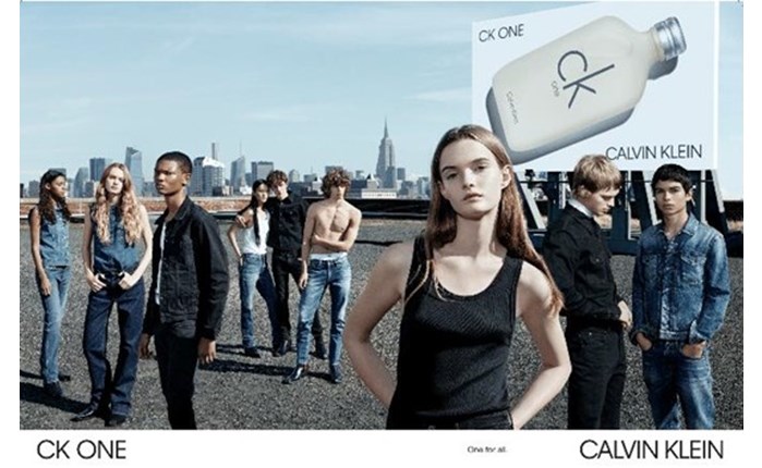 Calvin Klein: Παρουσιάζει τη νέα παγκόσμια καμπάνια του αρώματος CK ONE