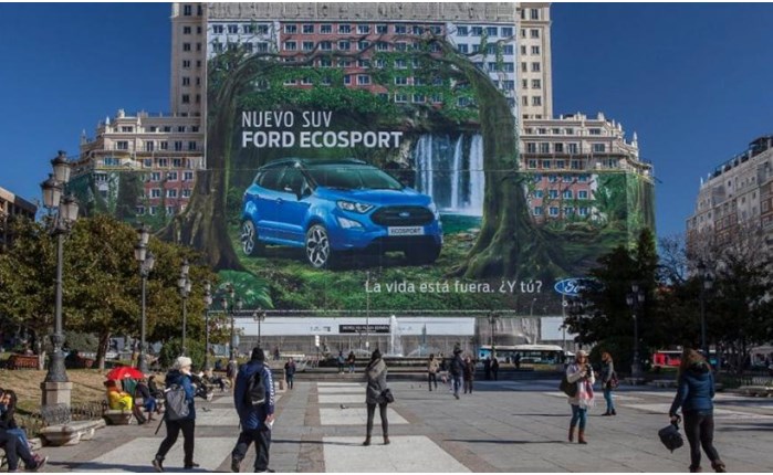 Ρεκόρ Γκίνες για τη γιγαντοαφίσα του νέου Ford EcoSport 