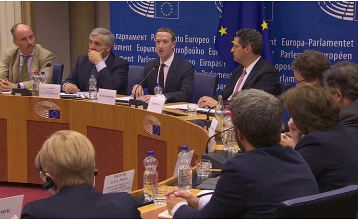 Ζούκερμπεργκ στο Ευρωκοινοβούλιο: Συγγνώμη, δεν κάναμε αρκετά για την ασφάλεια του Facebook