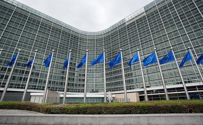 ΕΕ: Προτείνει κώδικα για την αντιμετώπιση της διαδικτυακής παραπληροφόρησης