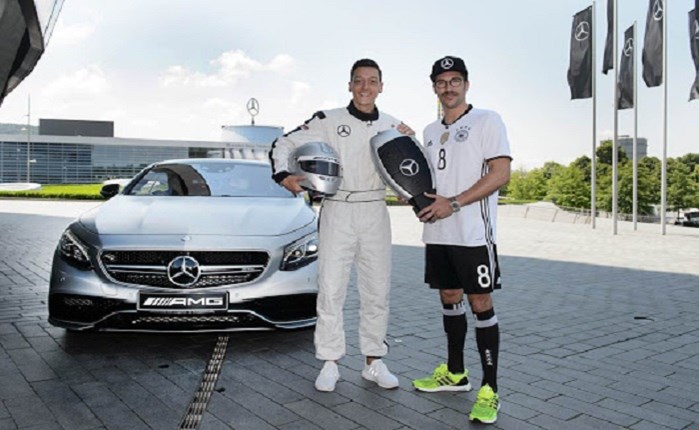 Mercedes-Benz: Εξετάζει κατηγορίες του Mesut Özil 