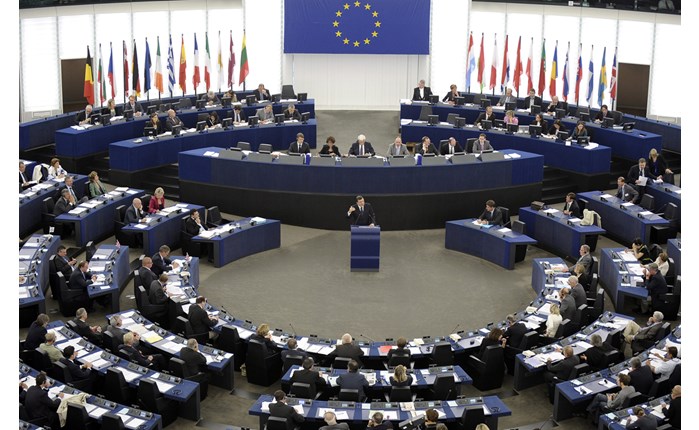 ΕΚ: Ψήφισε υπέρ της οδηγίας για τα δικαιώματα πνευματικής ιδιοκτησίας