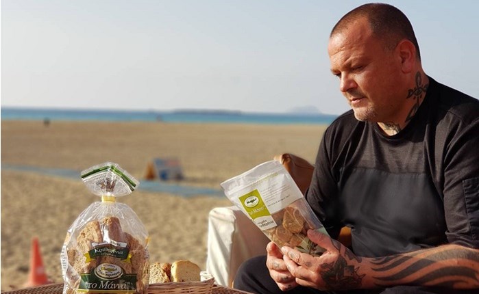 O Δημήτρης Σκαρμούτσος food ambassador για το «το Μάννα» Τσατσαρωνάκη