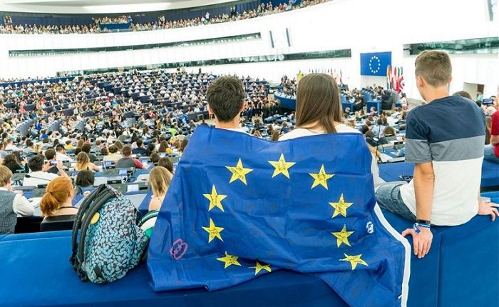 Ευρωπαϊκό Κοινοβούλιο: Spec 1,6 εκατ. ευρώ