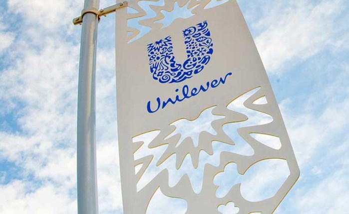 Unilever: Αναθεωρεί την online προβολή της 