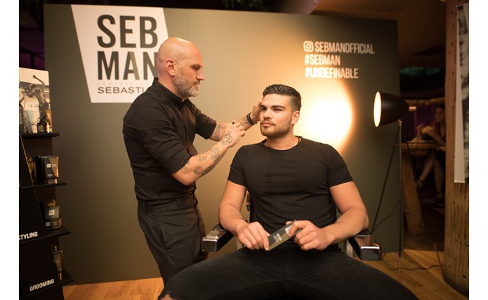 Socialab: Ανέλαβε το SEB MAN #Undefinable Event