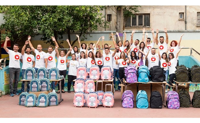 Το «ΠΛΑΙΣΙΟ» μοίρασε 7.000 τσάντες για 4η συνεχή χρονιά