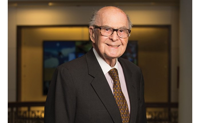 «Έφυγε» στα 98 του χρόνια ο Harold Burson