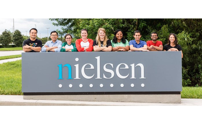 Nielsen: Προφορική επικοινωνία θέλει το 93% 