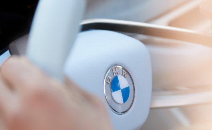 Η BMW αλλάζει το λογότυπό της 
