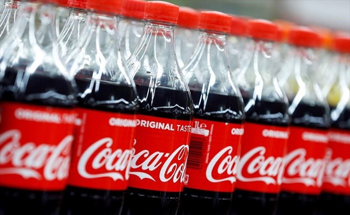 Coca-Cola: Μείωση δαπάνης κατά 1,5 δισ.