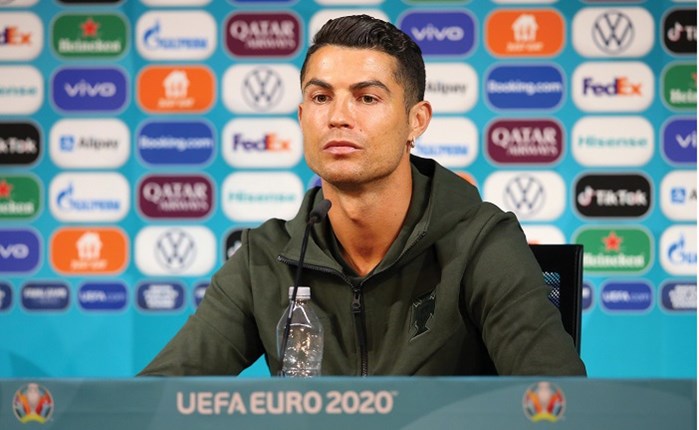 Euro 2020: To Βottlegate και η αγωνία των χορηγών 