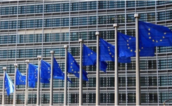 Κομισιόν: Καλεί 19 κράτη μέλη να εφαρμόσουν τη νομοθεσία της ΕΕ για ψηφιακή τεχνολογία και ΜΜΕ