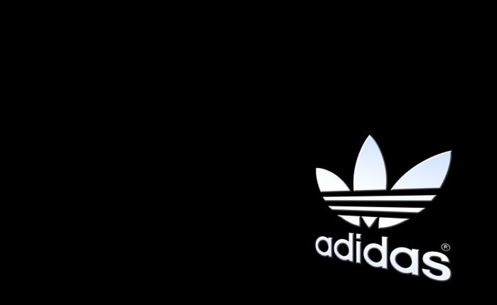 Adidas: Stop στην καμπάνια  για τα σουτιέν στη Βρετανία
