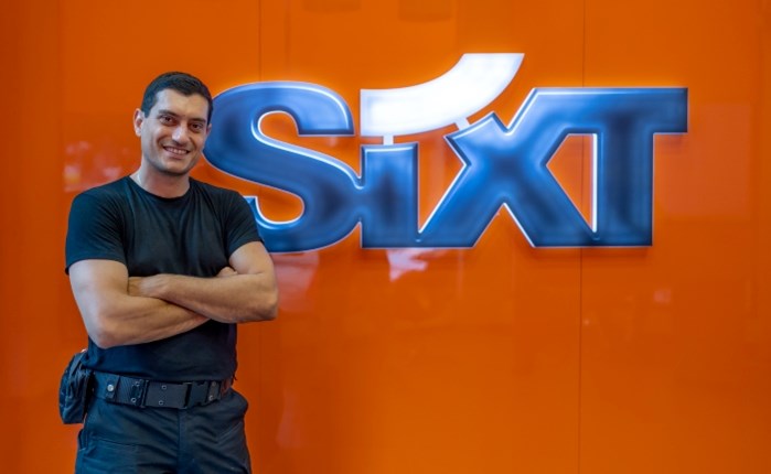 SIXT: Νέα συνεργασία με τον Αργύρη Πανταζάρα