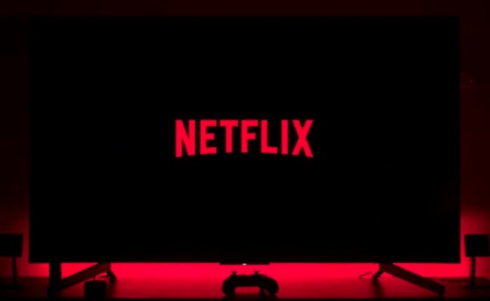 Netflix: Λανσάρει νέα φθηνότερη έκδοση, αλλά με διαφημίσεις