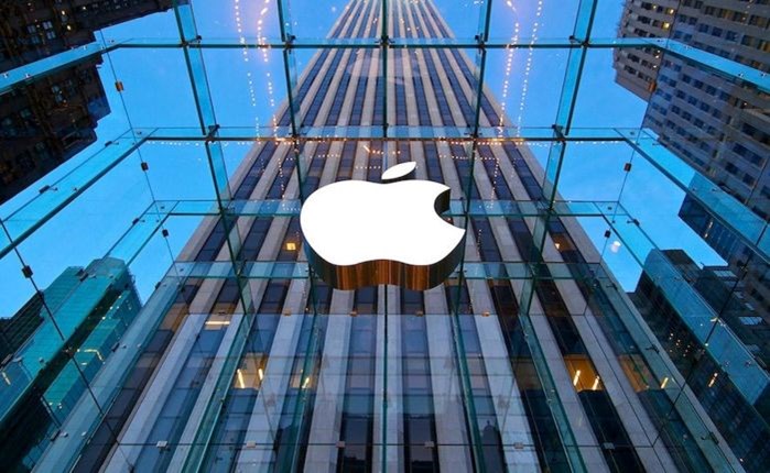 Apple: Στα χαμηλότερα επίπεδα από τον Ιούνιο του 2021 η μετοχή