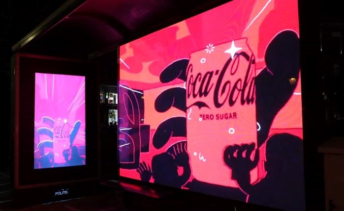Politis Group: Το πρώτο creative digital wrap shelter για την Coca– Cola