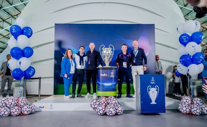 FedEx Express: Παρέδωσε το τρόπαιο του UEFA Champions League στην Αθήνα