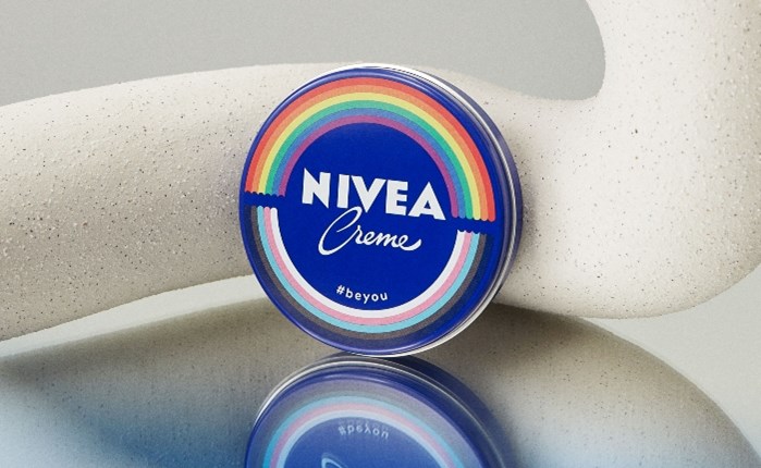 Nivea: Γιορτάζει το Pride με μία limited έκδοση της all-purpose cream