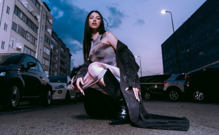 Bershka: Νέα συνεργασία ANNA x Moved by MUSIC by BERSHKA x DICE