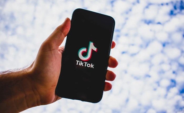 TikTok: Λανσάρει το live shopping και στις ΗΠΑ