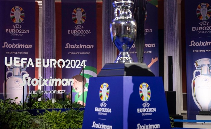 Το τρόπαιο του UEFA Euro 2024 στην Αθήνα από την Stoiximan