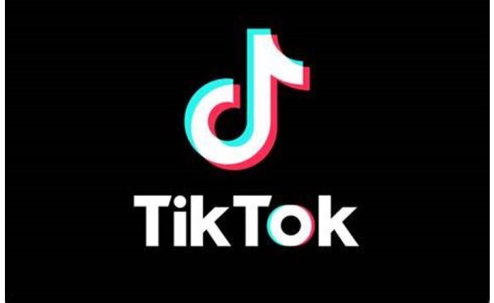 Tiktok: Περιορίζει τη διαφημιστική στόχευση εφήβων