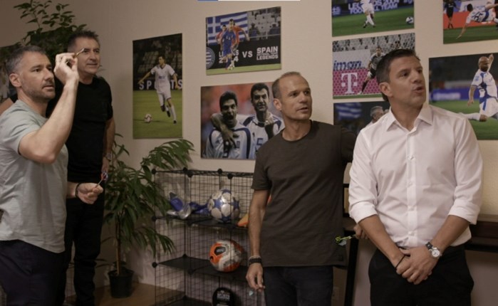 4-3-3: Το docuseries της Cosmote TV με πρωταγωνιστές τους «Legends 2004» επιστρέφει