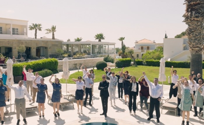 Το Neptune Luxury Resort στο APT. Dance Challenge