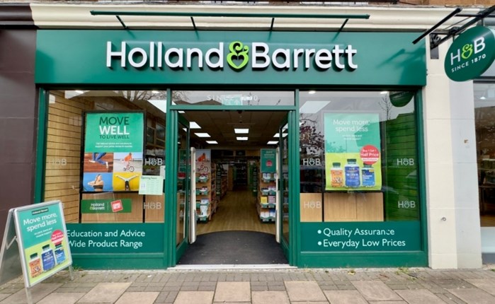 Holland & Barrett: Αναθεωρεί τα social media