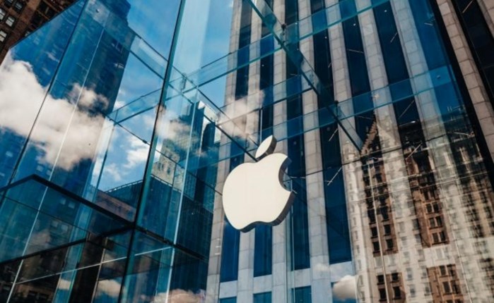 Apple: Πιέσεις να αλλάξει στρατηγική στην τεχνητή νοημοσύνη