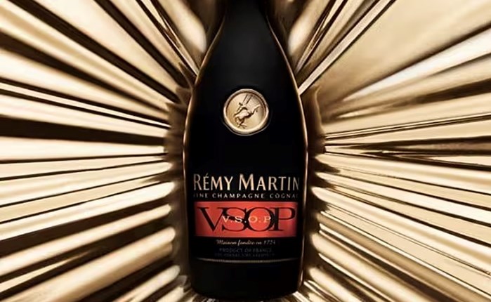 Rémy Cointreau: Αναθεωρεί προς τα πάνω τις προβλέψεις κερδών