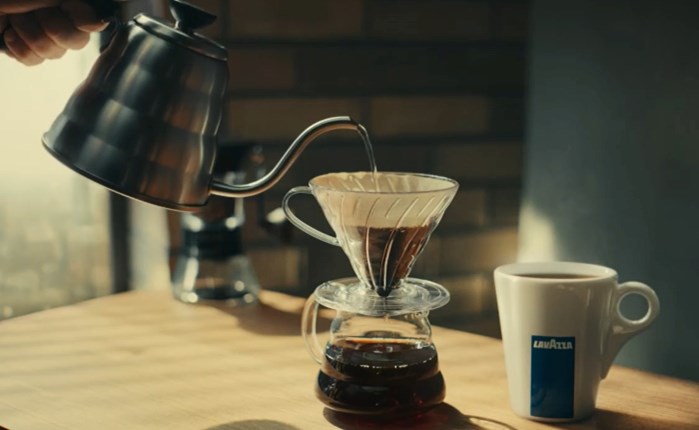 Lavazza: Στον αέρα το νέο σποτ “Coffee Maestro”