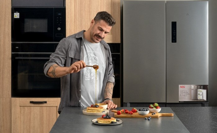 Electrolux Ελλάς: Ο Άκης Πετρετζίκης νέος Chef Ambassador της AEG