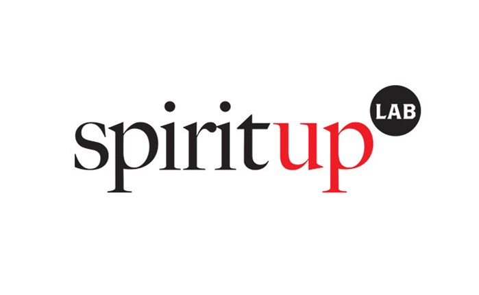 Οι γοργόνες στη στεριά από τη spiritup LAB