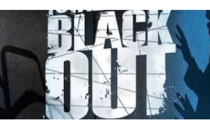 «Πίσω στο σπίτι» VS «Black out» 