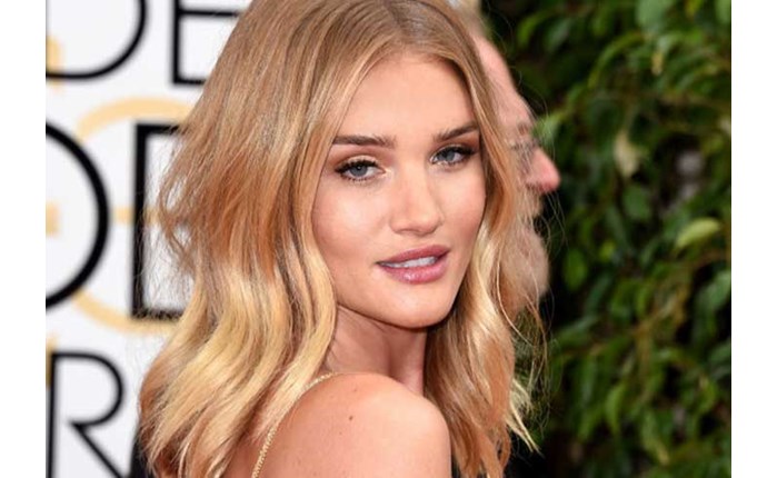 UGG: Παγκόσμια πρέσβειρα η Rosie Huntington-Whiteley 