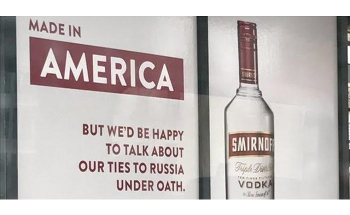 Smirnoff: Διασκεδάζει με τους ισχυρισμούς του Trump περί Ρωσίας