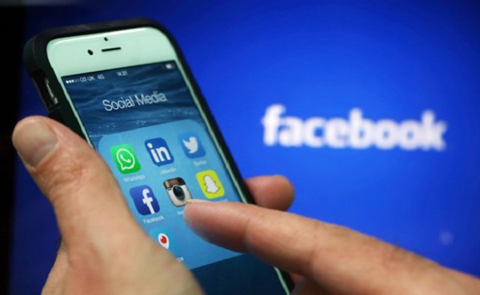Facebook: Νέα εμπορική συνεργασία με τη Bloomberg