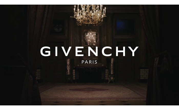 Givenchy: Λανσάρει καμπάνια και νέο site